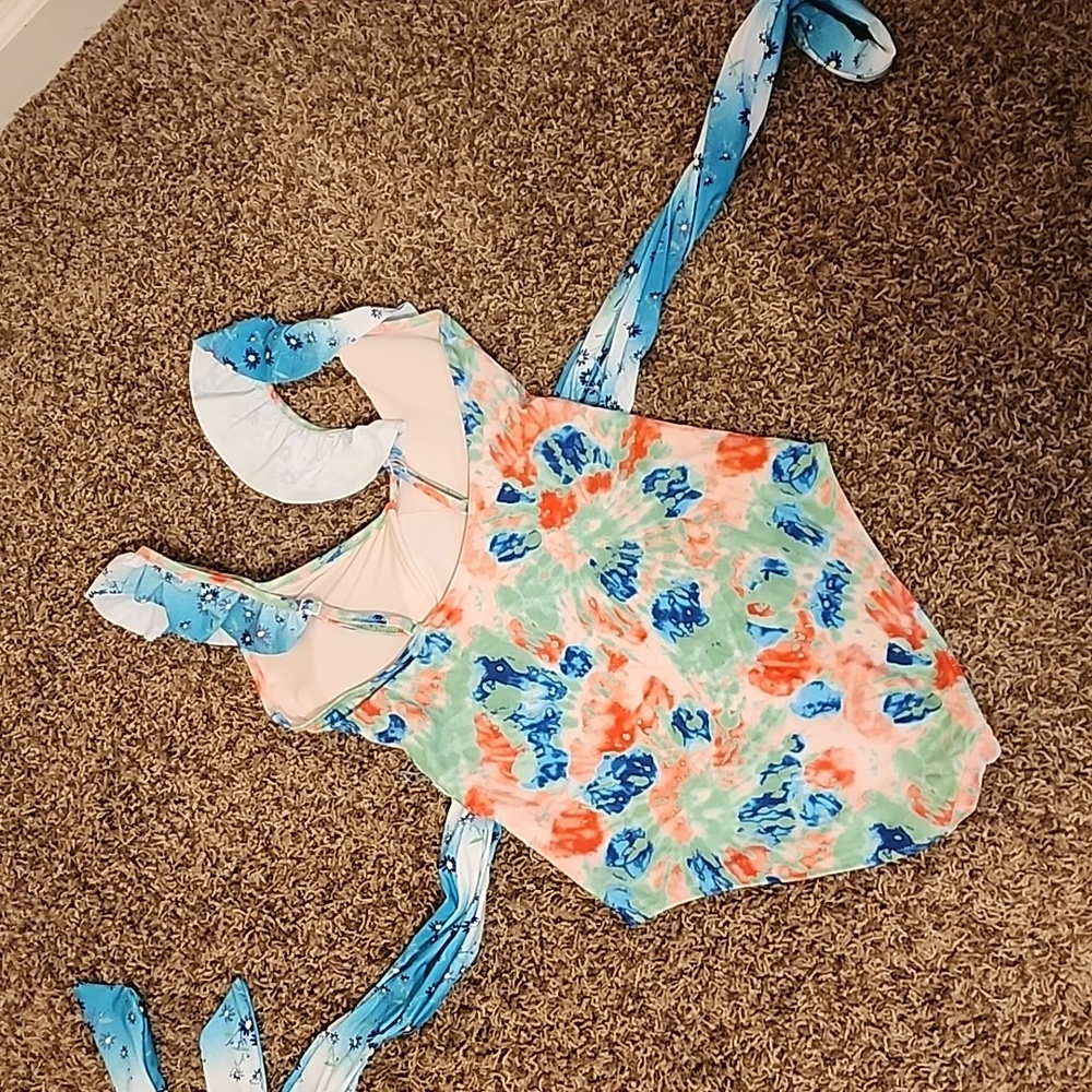 Swimsuit - Picture 4 of 6